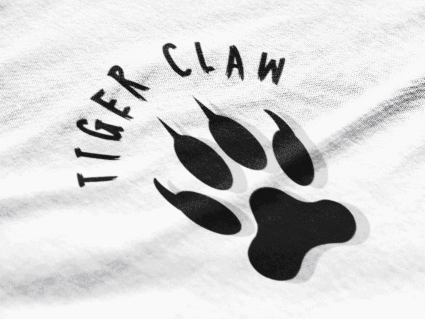 Tiger Claw | Oversized T-Shirt | TRAVEL & ADVENTURE - CHRONICLES